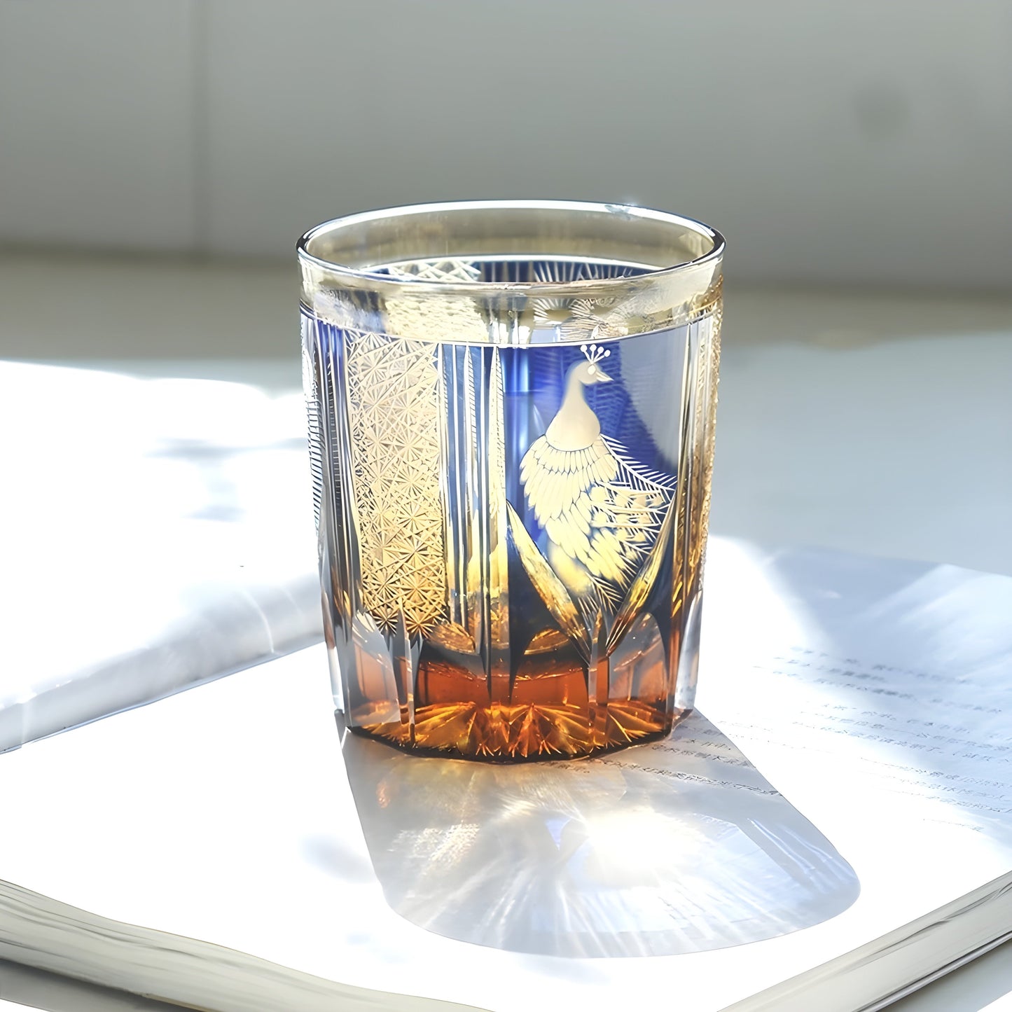 Bicchiere Edo Kiriko - Kagami Design “Pavone Blu Zaffiro” – Scatola in Legno GuerraHome